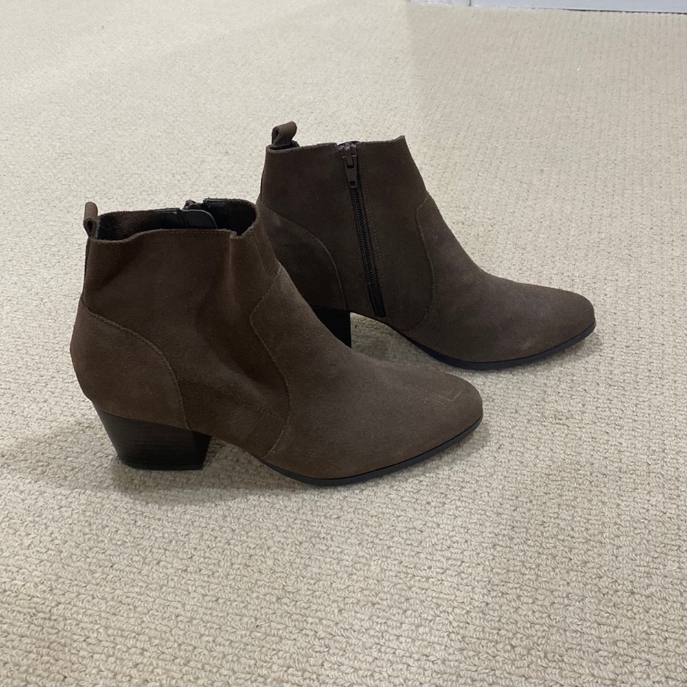 Crown Vintage Brown Booties
